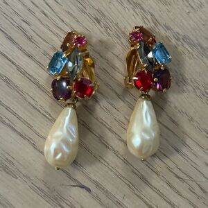 Vtg-Juliana Multi-Color Gemstone & Faux Pearl Drop Clip-On Earrings -